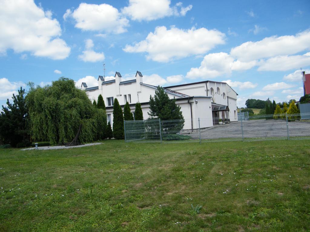 Pokoje Goscinne Stara Masarnia Chojna エクステリア 写真